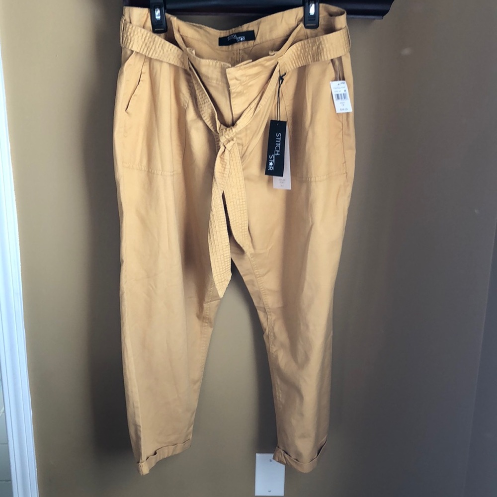 Mustard-colored paper bag waist crop pants - Picture 2 of 8